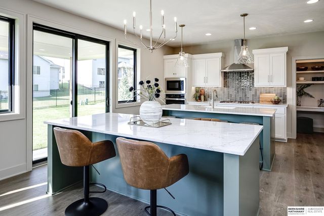 20617 Hartman Avenue, Elkhorn, NE 68022