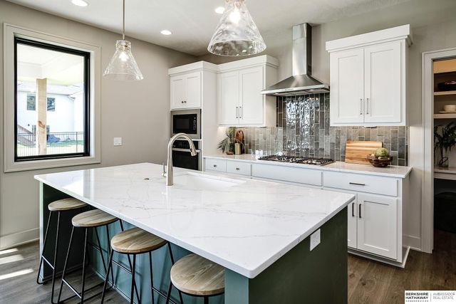 20617 Hartman Avenue, Elkhorn, NE 68022