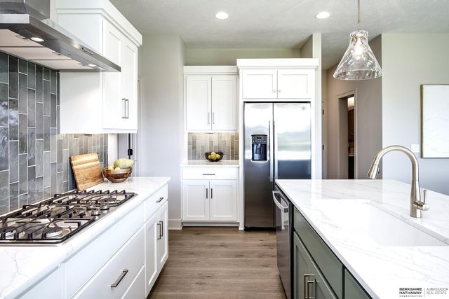 20617 Hartman Avenue, Elkhorn, NE 68022