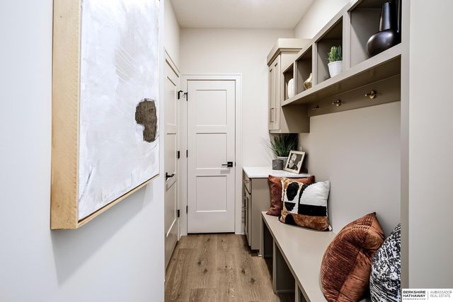 20617 Hartman Avenue, Elkhorn, NE 68022