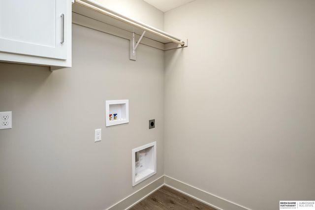 20617 Hartman Avenue, Elkhorn, NE 68022