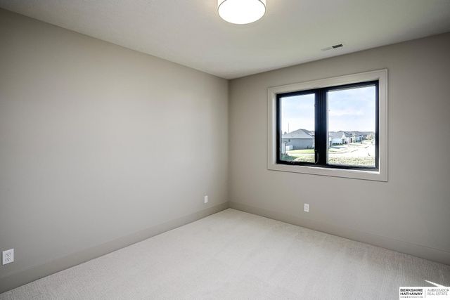 20617 Hartman Avenue, Elkhorn, NE 68022