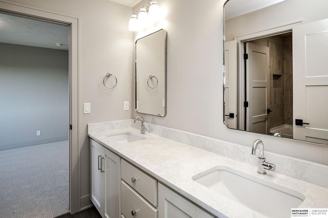 20617 Hartman Avenue, Elkhorn, NE 68022