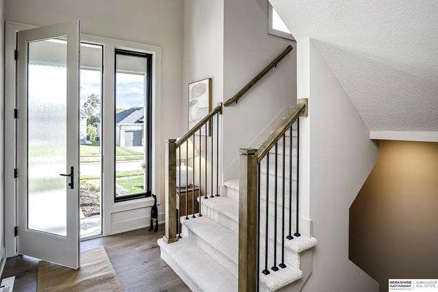 20617 Hartman Avenue, Elkhorn, NE 68022