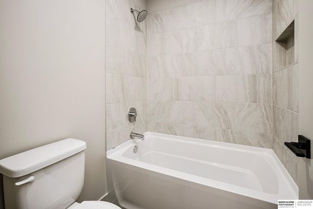 20617 Hartman Avenue, Elkhorn, NE 68022