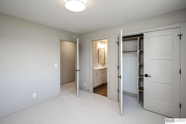 20617 Hartman Avenue, Elkhorn, NE 68022