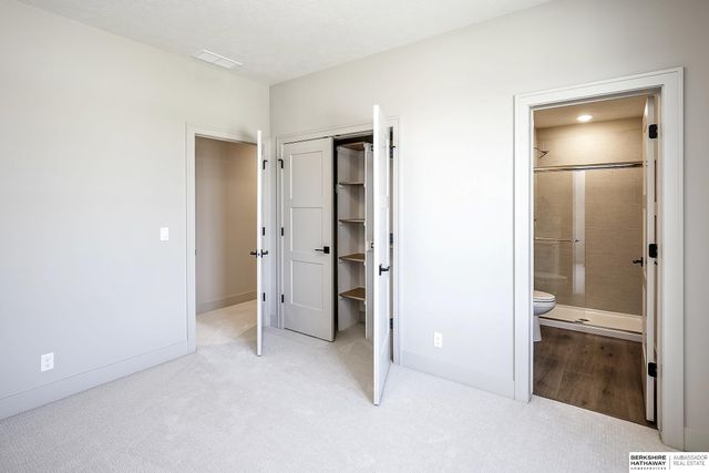 20617 Hartman Avenue, Elkhorn, NE 68022