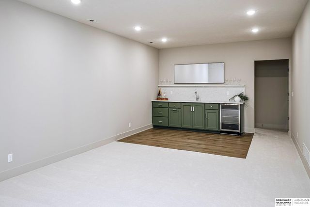 20617 Hartman Avenue, Elkhorn, NE 68022