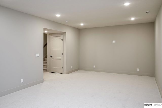 20617 Hartman Avenue, Elkhorn, NE 68022