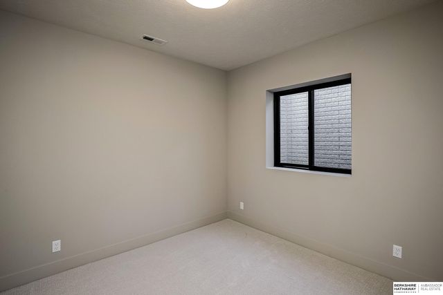 20617 Hartman Avenue, Elkhorn, NE 68022