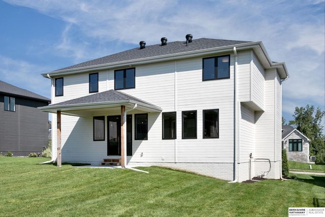 20617 Hartman Avenue, Elkhorn, NE 68022