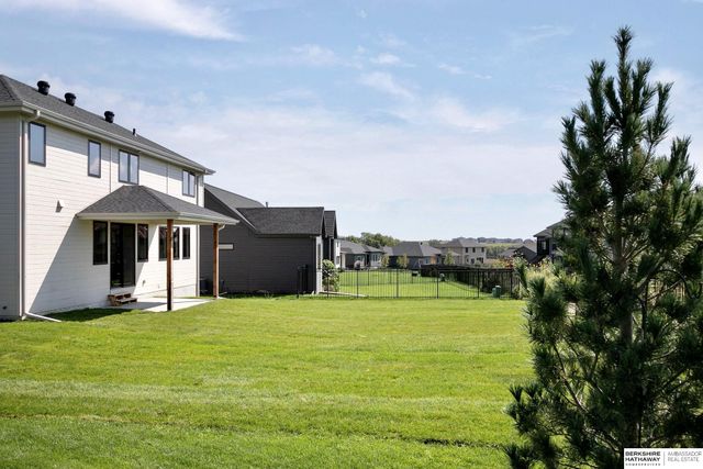 20617 Hartman Avenue, Elkhorn, NE 68022