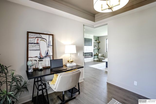 20617 Hartman Avenue, Elkhorn, NE 68022