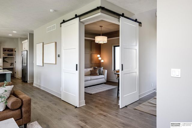 20617 Hartman Avenue, Elkhorn, NE 68022