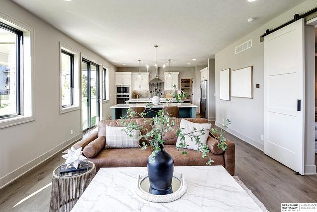 20617 Hartman Avenue, Elkhorn, NE 68022