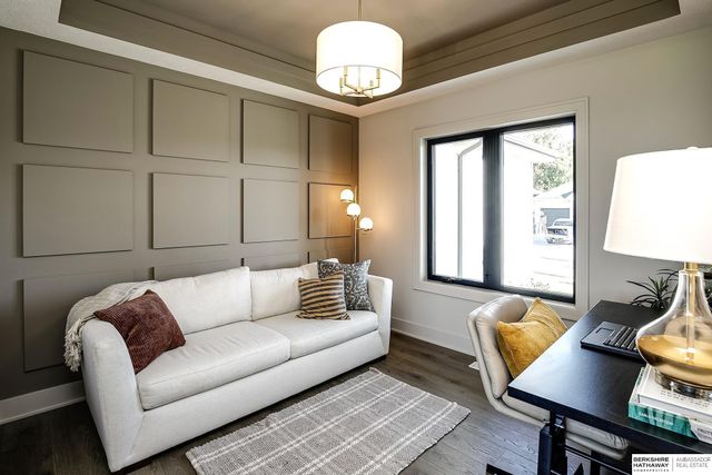 20617 Hartman Avenue, Elkhorn, NE 68022