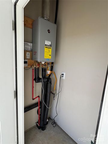 2822 15th Avenue Place SE, Hickory, NC 28602