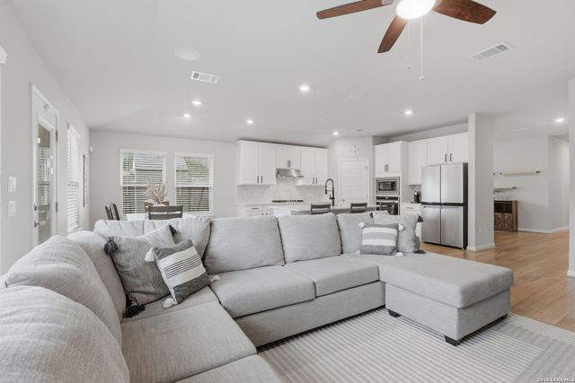 26071 Scenic Crest Blvd, Boerne, TX 78006