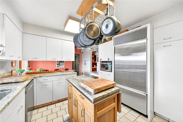 1526 Vermont Ave, White Oak, PA 15131