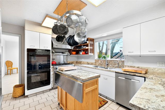 1526 Vermont Ave, White Oak, PA 15131