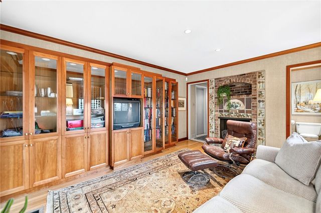 1526 Vermont Ave, White Oak, PA 15131