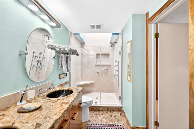 1526 Vermont Ave, White Oak, PA 15131