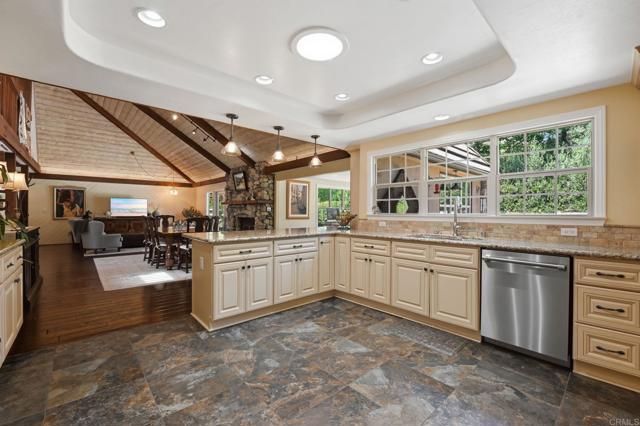 7144 Via Mariposa Sur, Bonsall, CA 92003