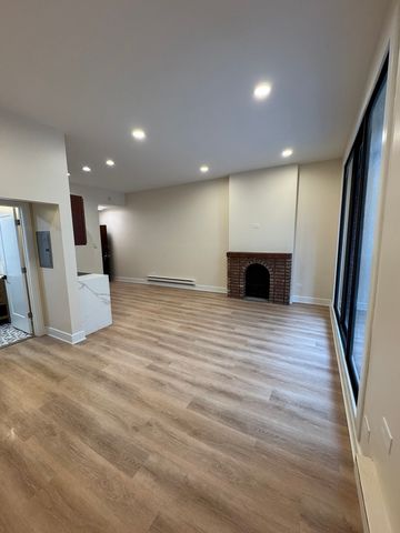 444 N State Street 3E, Chicago, IL 60654
