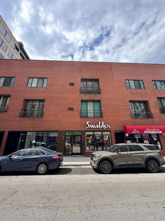 444 N State Street 3E, Chicago, IL 60654