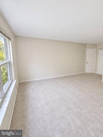 15 HEATHER CT, Newtown, PA 18940