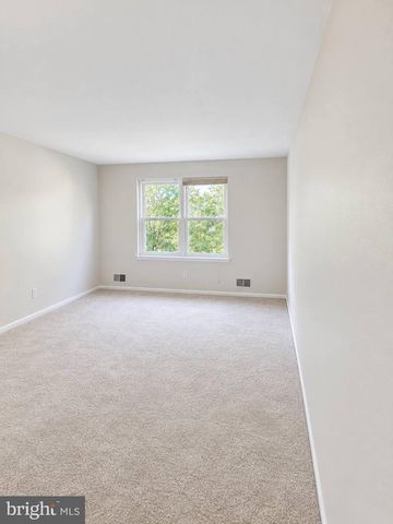 15 HEATHER CT, Newtown, PA 18940