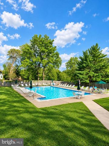15 HEATHER CT, Newtown, PA 18940