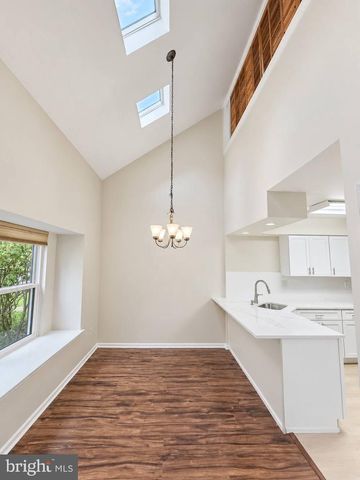 15 HEATHER CT, Newtown, PA 18940
