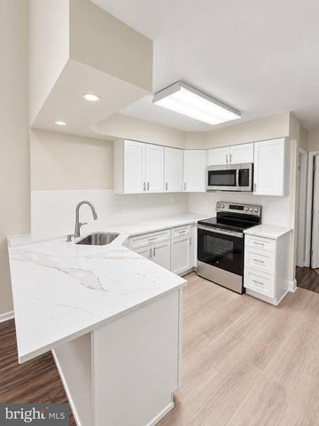 15 HEATHER CT, Newtown, PA 18940