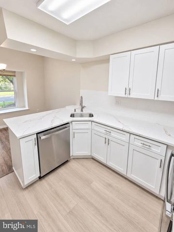15 HEATHER CT, Newtown, PA 18940