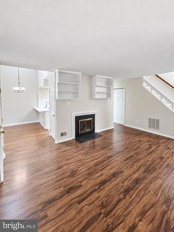 15 HEATHER CT, Newtown, PA 18940