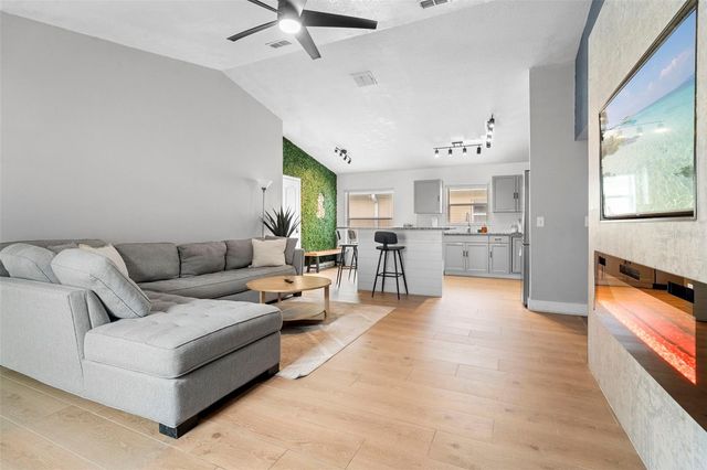 127 SUNDOWN COURT, Davenport, FL 33896