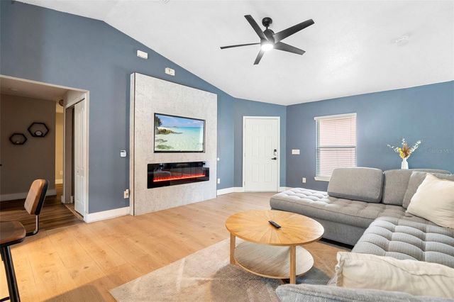 127 SUNDOWN COURT, Davenport, FL 33896