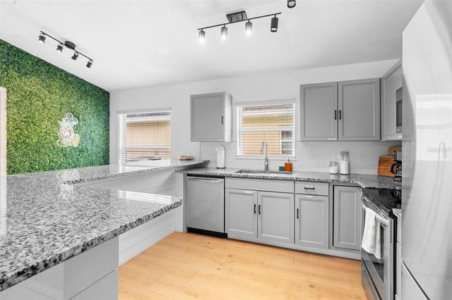 127 SUNDOWN COURT, Davenport, FL 33896