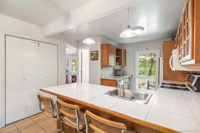 73 Bramblebrook Road, Ardsley, NY 10502