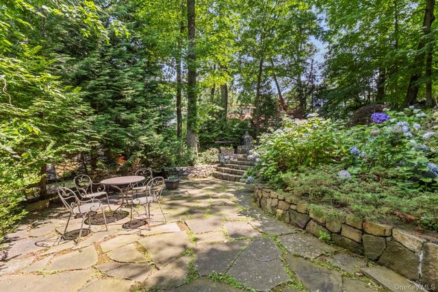 73 Bramblebrook Road, Ardsley, NY 10502