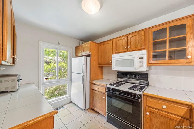 73 Bramblebrook Road, Ardsley, NY 10502