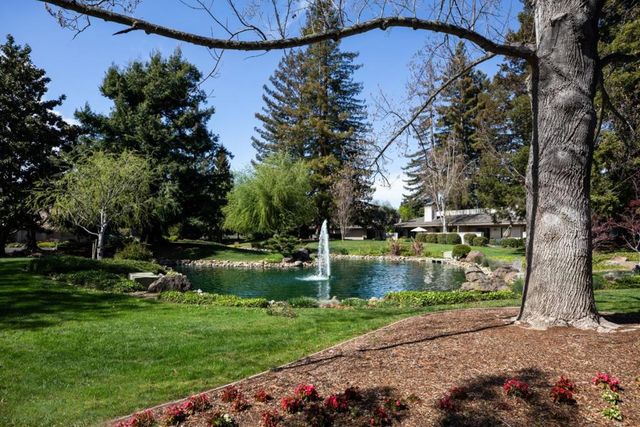 71 Bay Tree Lane, Los Altos, CA 94022