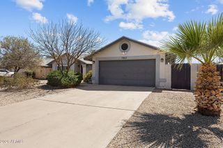 7957 W DREYFUS Drive, Peoria, AZ 85381