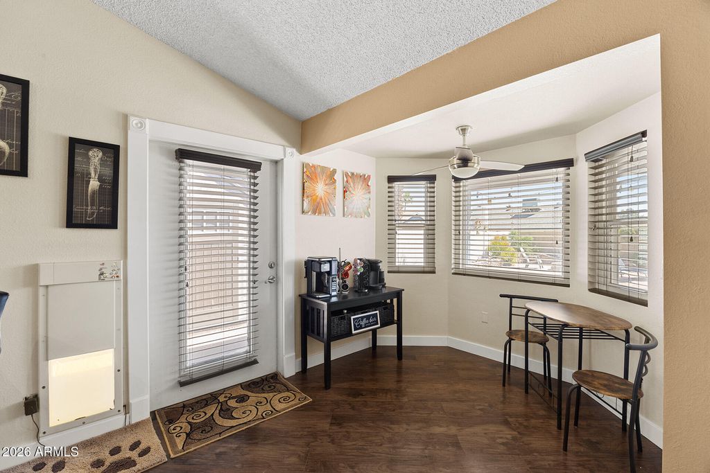 Image 25 of property listing at 7957 W DREYFUS Drive, Peoria, AZ 85381