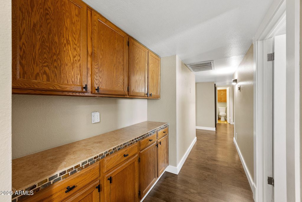 Image 29 of property listing at 7957 W DREYFUS Drive, Peoria, AZ 85381