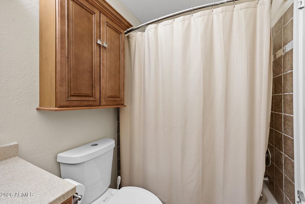 Image 38 of property listing at 7957 W DREYFUS Drive, Peoria, AZ 85381