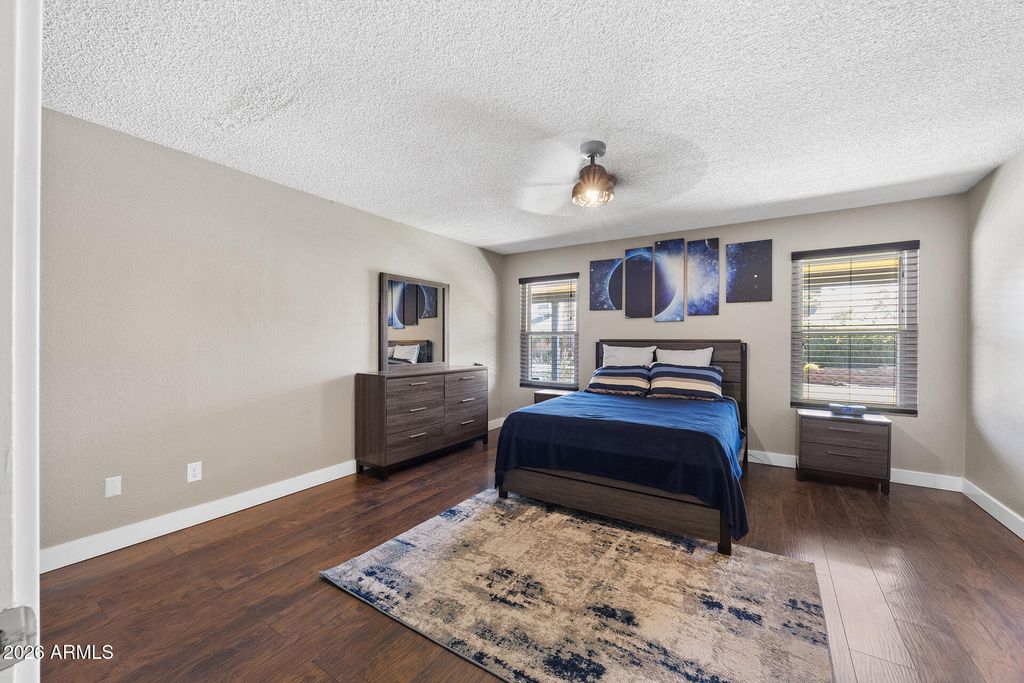 Image 40 of property listing at 7957 W DREYFUS Drive, Peoria, AZ 85381