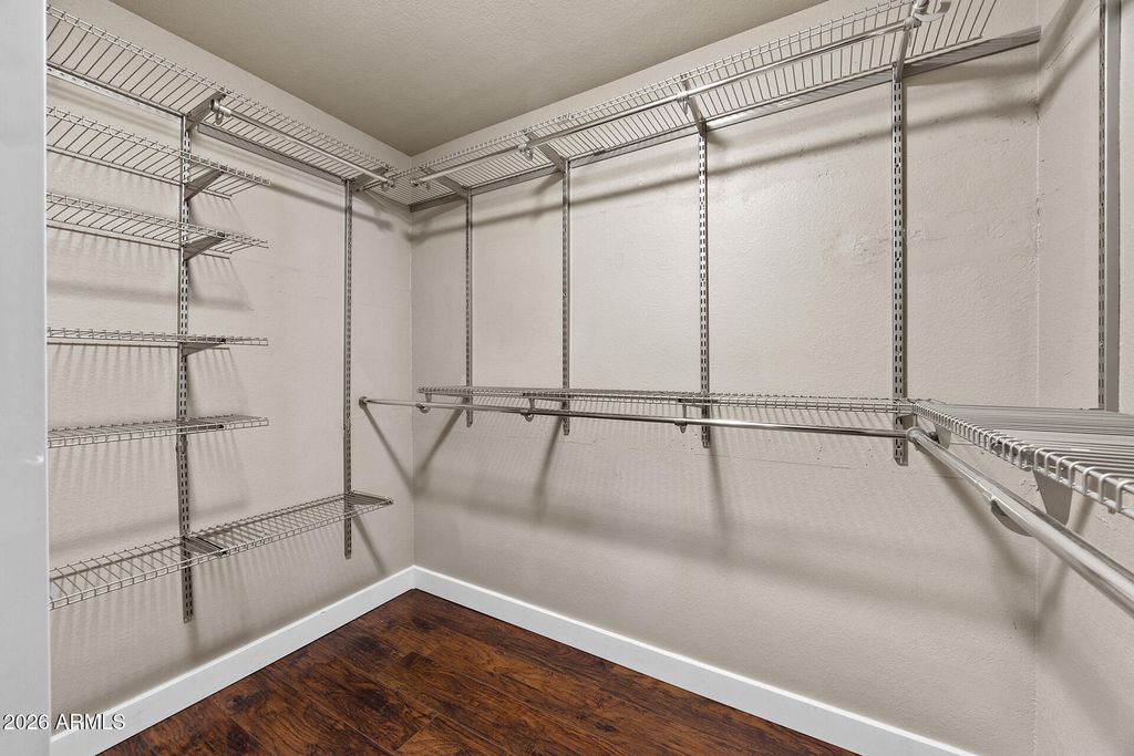 Image 45 of property listing at 7957 W DREYFUS Drive, Peoria, AZ 85381