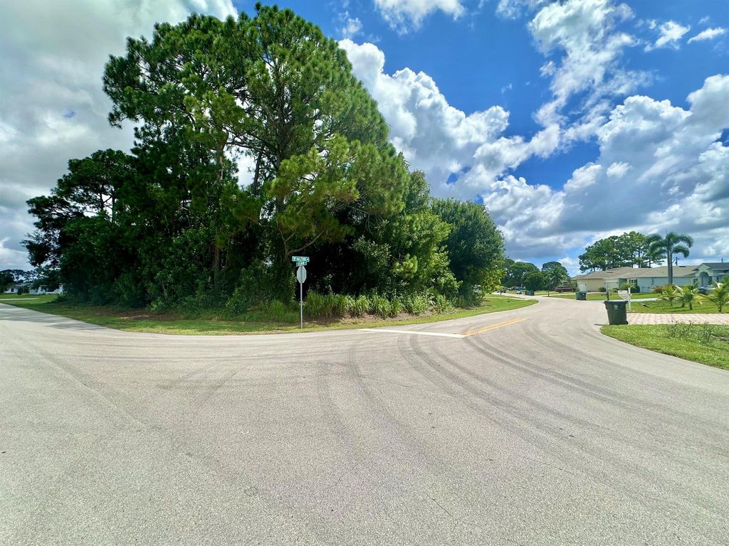 1399 SW Halford Avenue, Port St Lucie, FL 34953